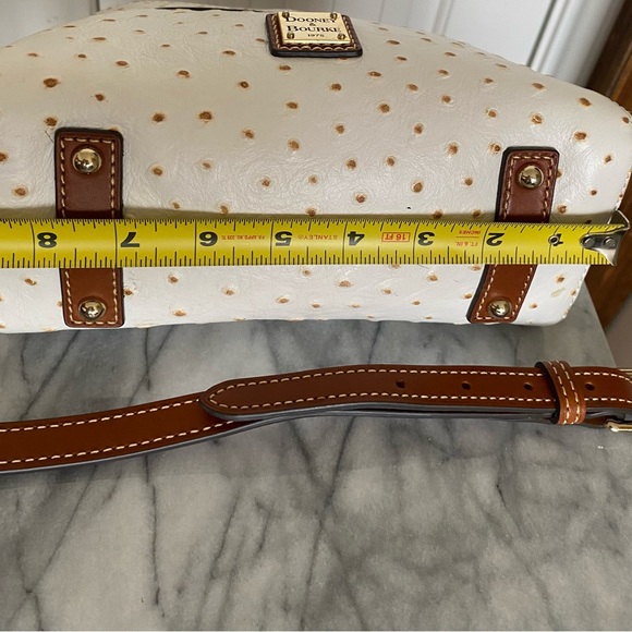 Dooney & Bourke White Ostrich Leather purse.
Brand new condition only used once. - Picture 8 of 11
